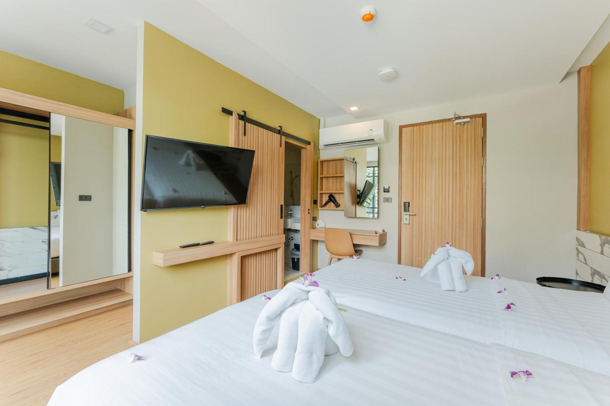 Sky Wave Patong Exterior foto