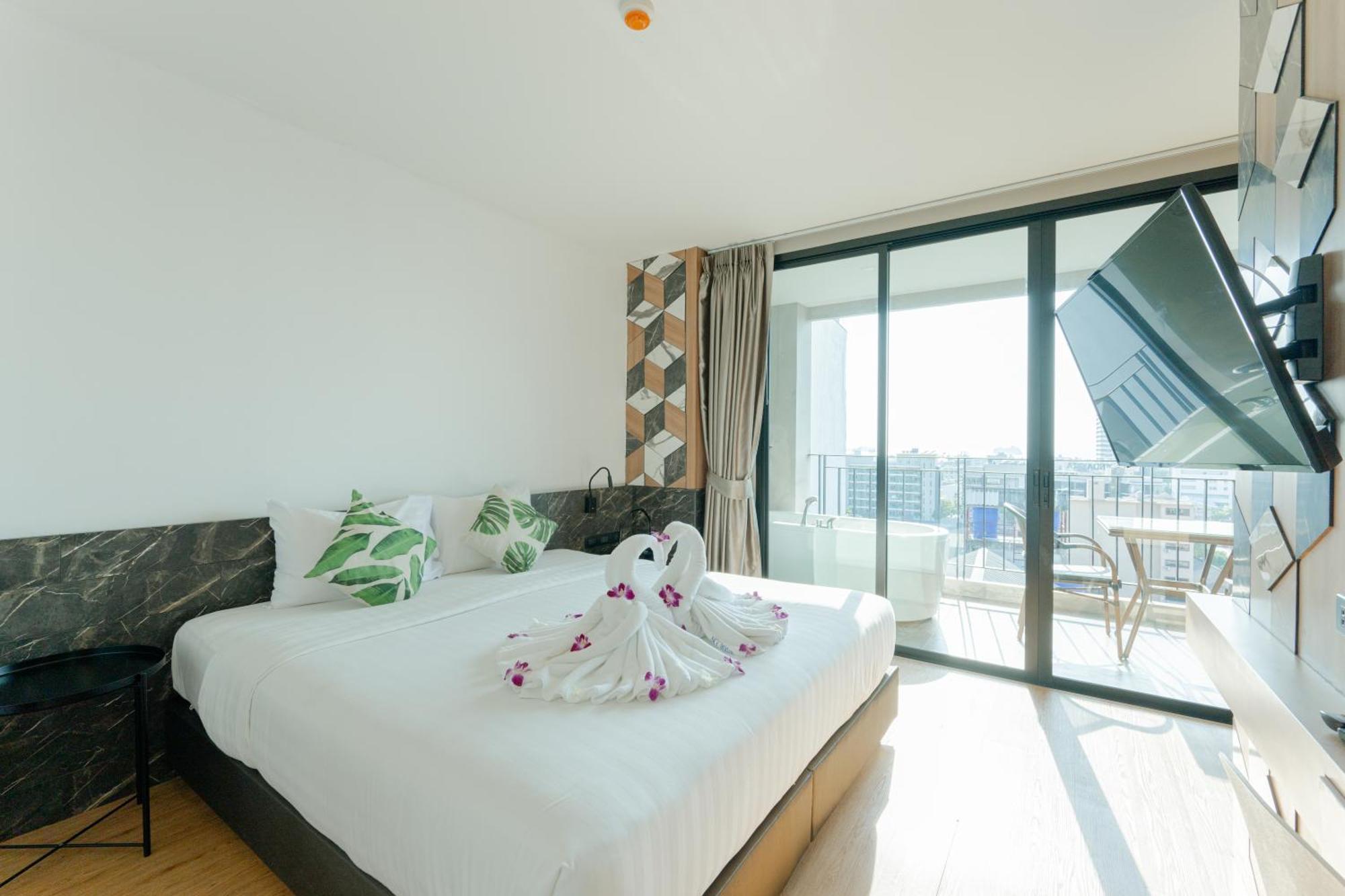 Sky Wave Patong Exterior foto