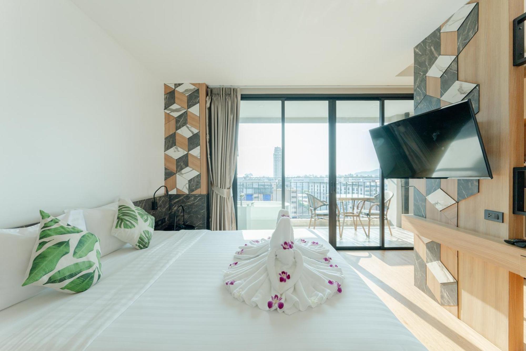 Sky Wave Patong Exterior foto