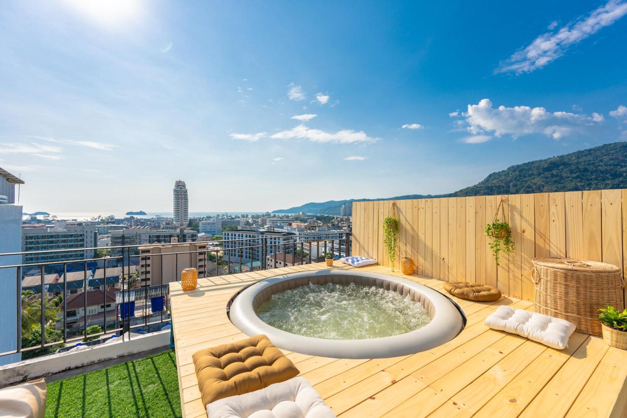 Sky Wave Patong Exterior foto
