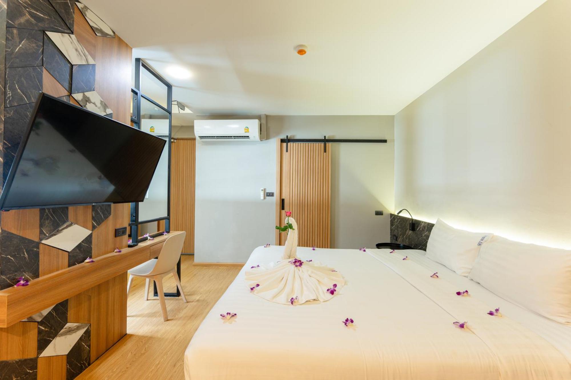 Sky Wave Patong Exterior foto