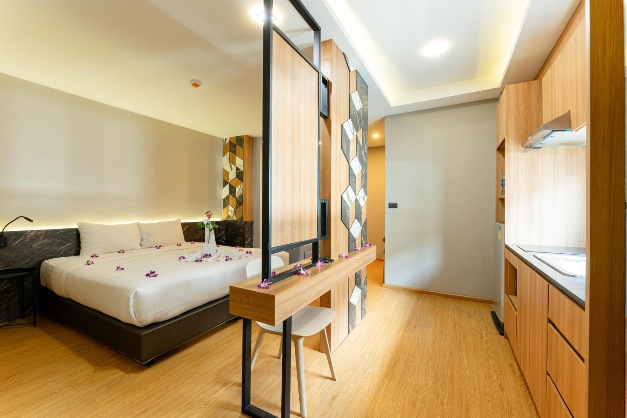 Sky Wave Patong Exterior foto