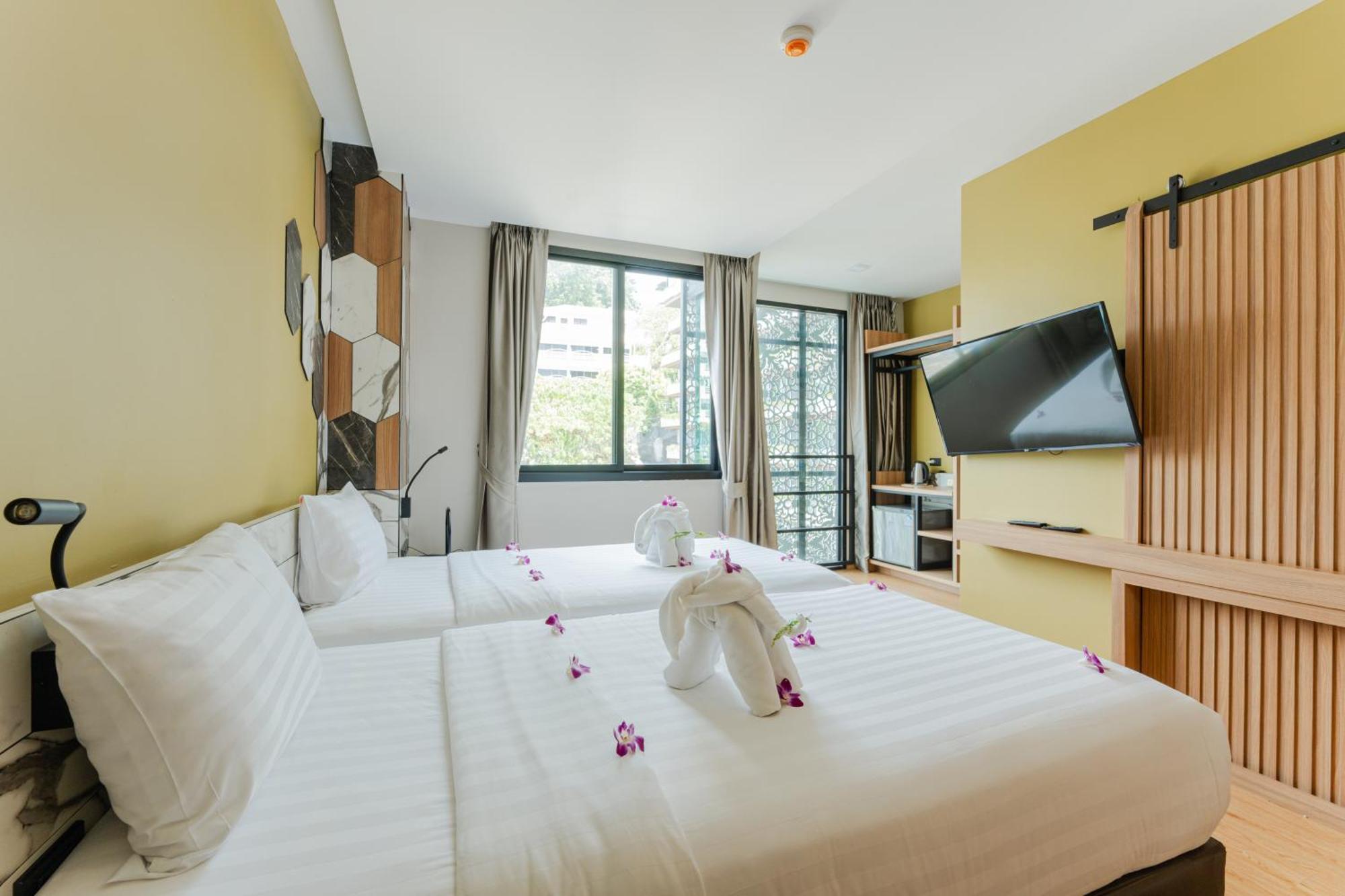 Sky Wave Patong Exterior foto