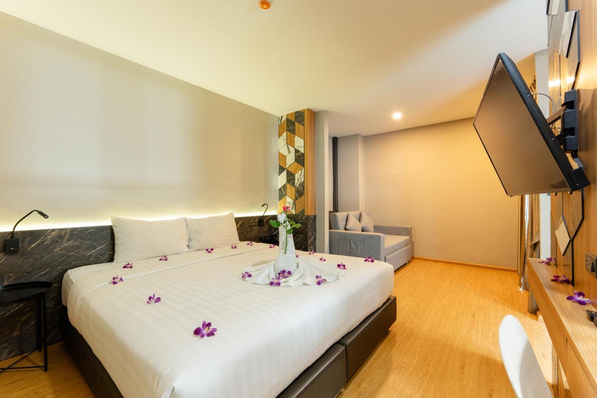 Sky Wave Patong Exterior foto
