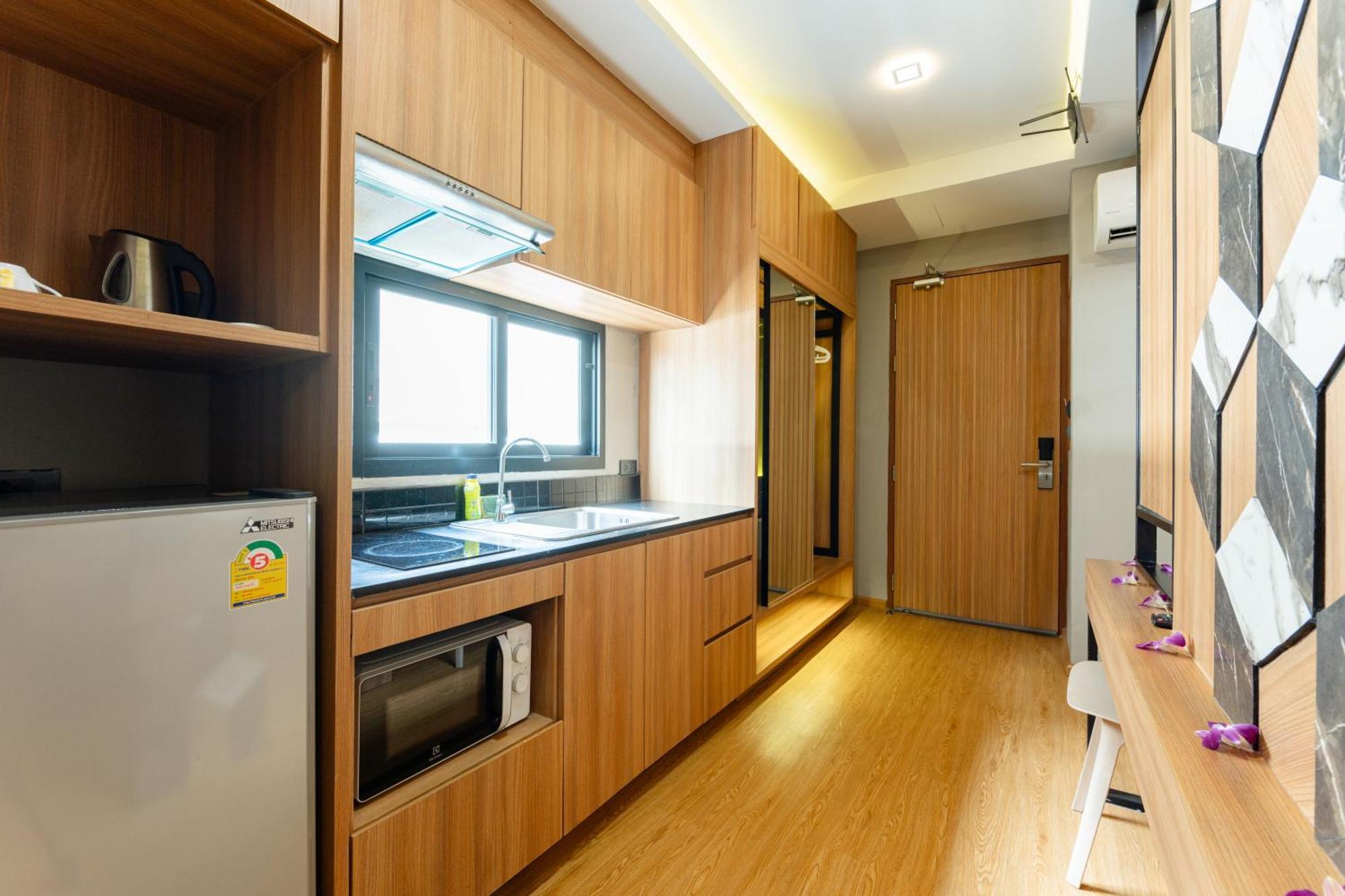 Sky Wave Patong Exterior foto